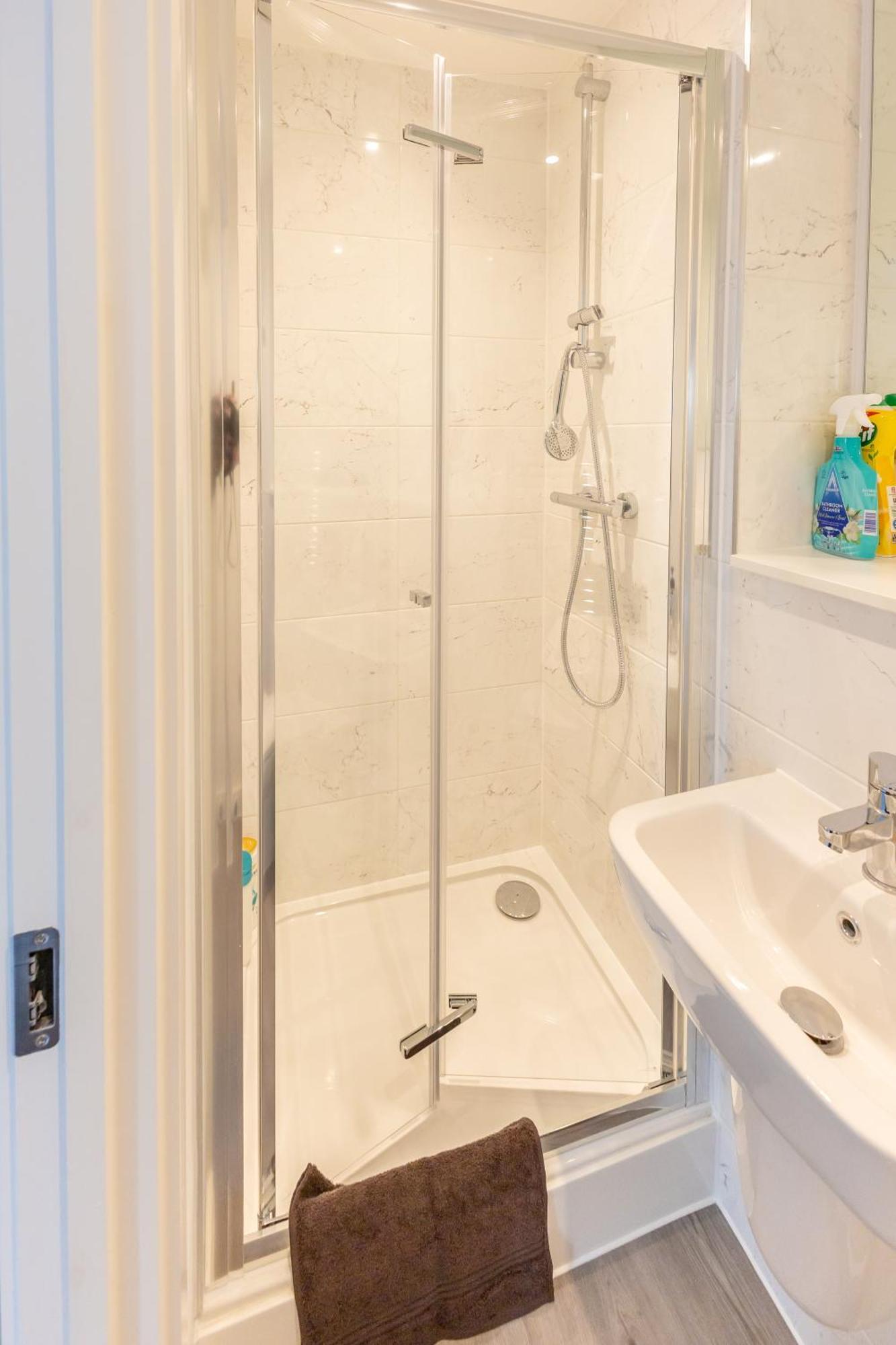 Stunning Modern 3 Bedroom Townhouse - Perfect Getaway Manchester Dış mekan fotoğraf