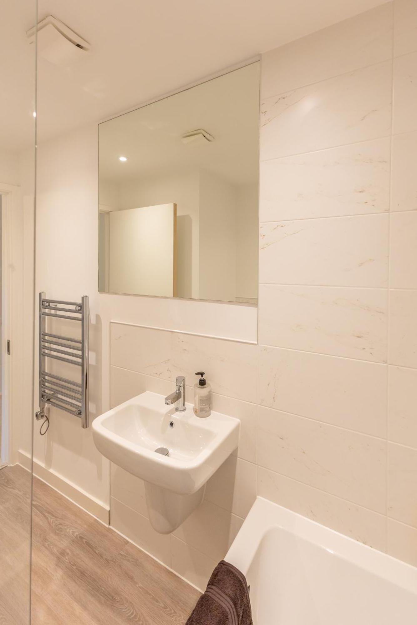 Stunning Modern 3 Bedroom Townhouse - Perfect Getaway Manchester Dış mekan fotoğraf